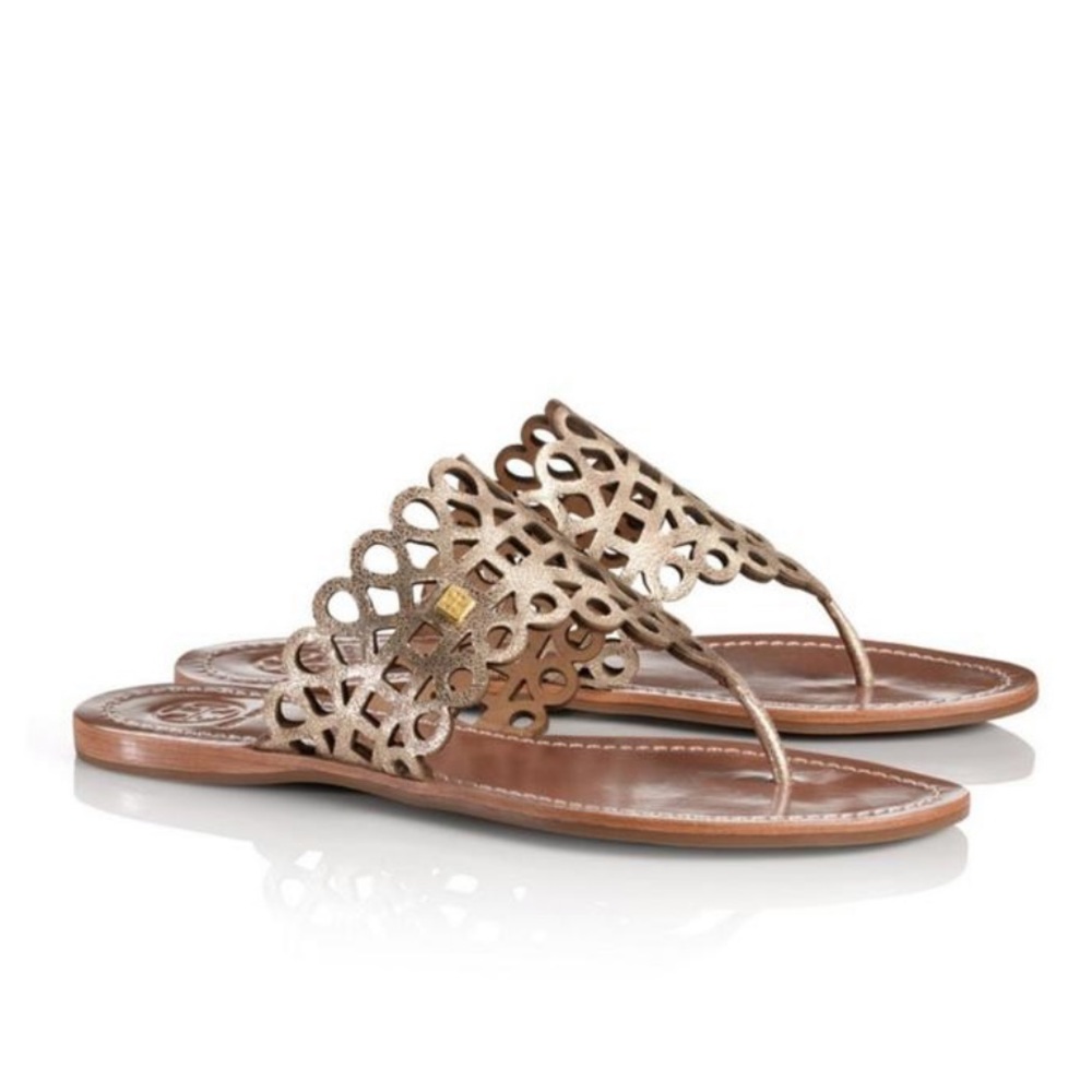 Tory Burch Davy Laser Cut Metallic Platinum Thong Flats Sandal Size 6 LIKE NEW